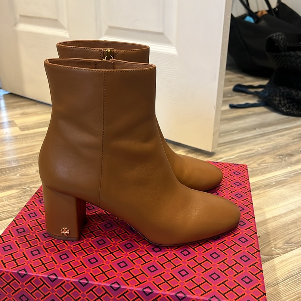 Tory Burch Brooke Ankle Booties Calf Leather- Tan - Picture 6 of 10